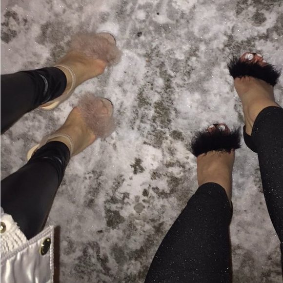 Charlotte Russe black heel with fluffy toe strap and belt style ankle strap - Picture 2 of 6